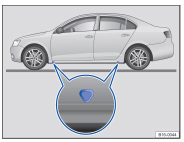 Volkswagen Jetta. Cambio de rueda 