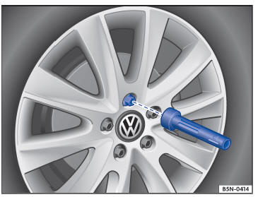 Volkswagen Jetta. Cambio de rueda 